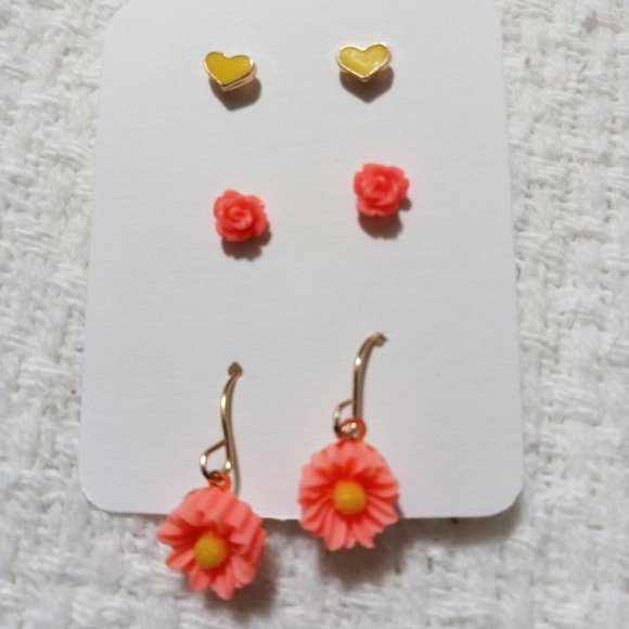 3/$18 - Colorful Flower Stud Earrings - Picture 1 of 3